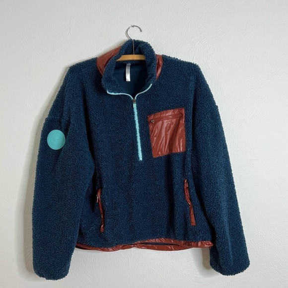 Fabletics Blue Larisa Fleece Pullover Size L - Picture 1 of 9